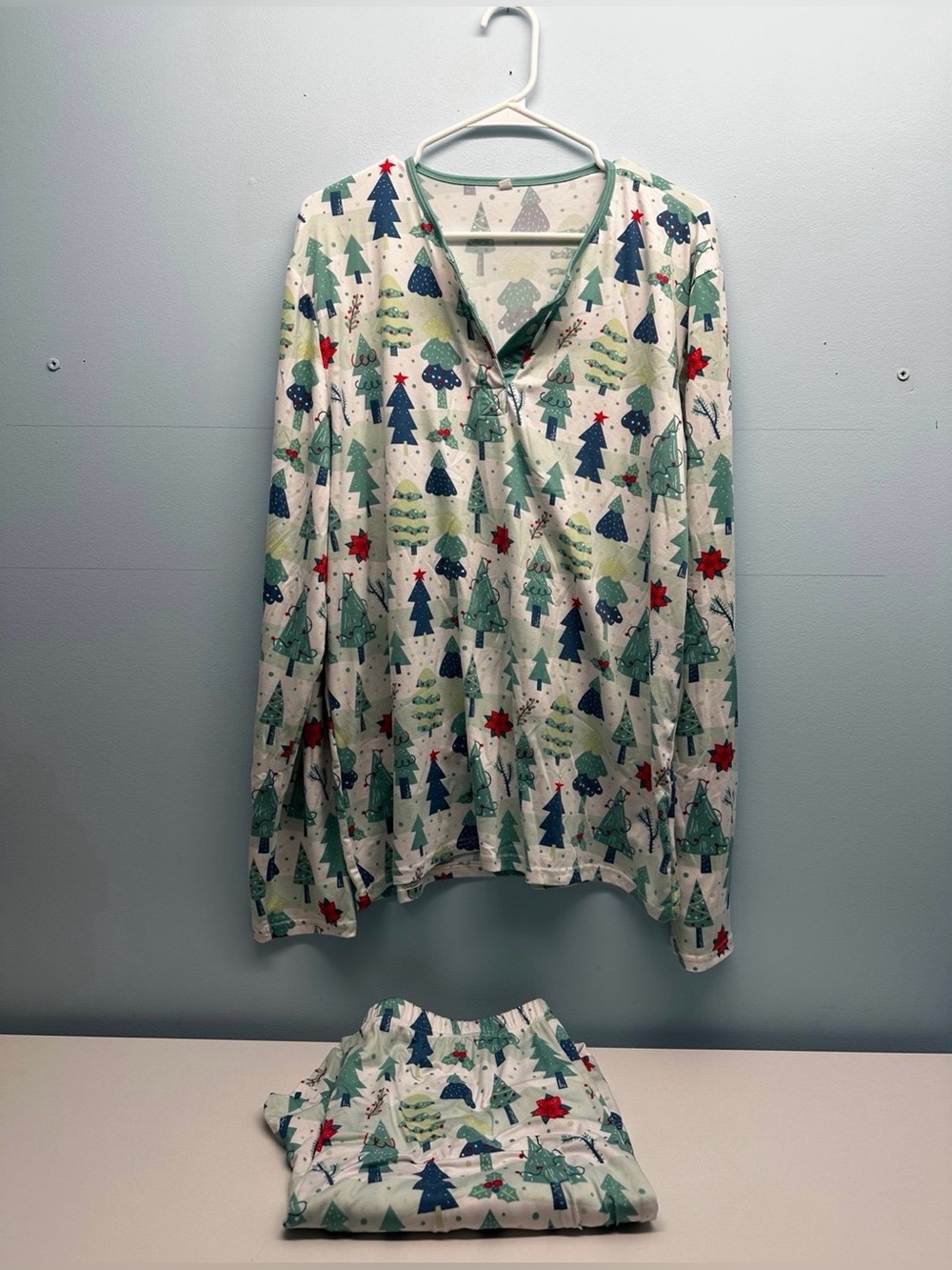 Men’s Multicolored Christmas Pajamas Pjs Set Top And Bottom Holiday Winter XL